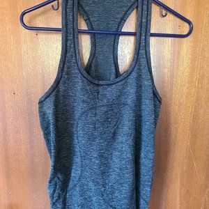 lululemon seawheeze (2017) tank, size 8